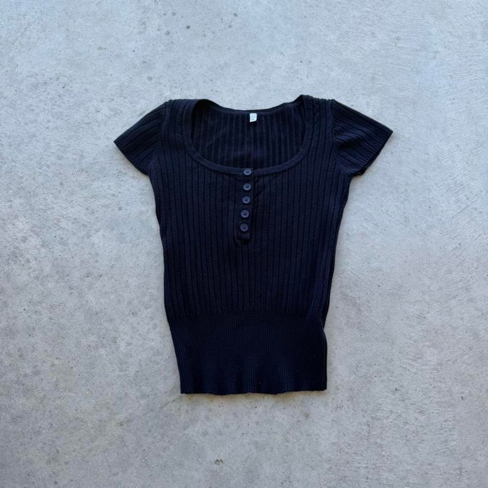 Navy blue ribbed top with button details